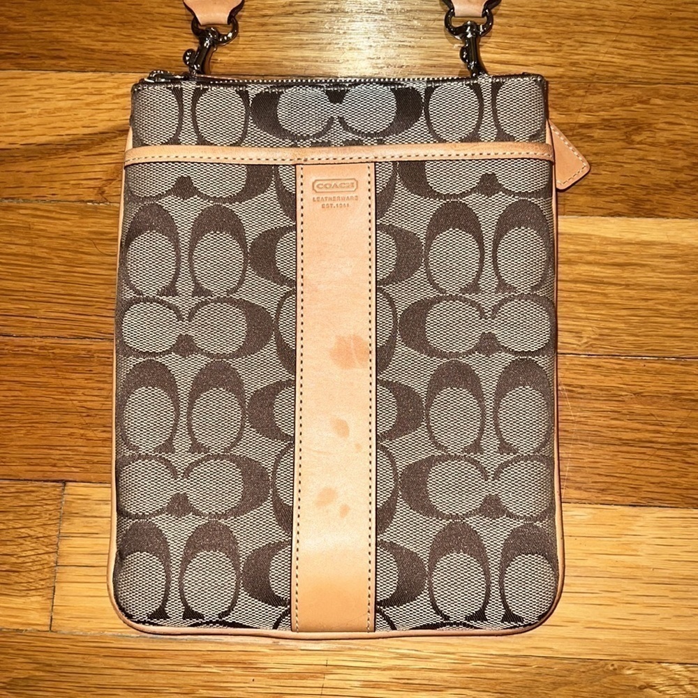 Coach Classic Crossbody bag - Picture 3 of 12